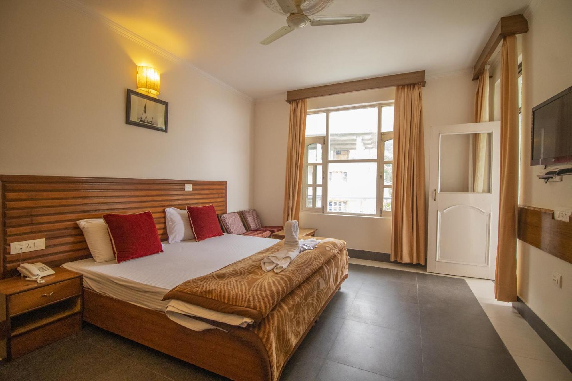 Wow Stayz2 Hotel The Lodge 다람샬라 외부 사진