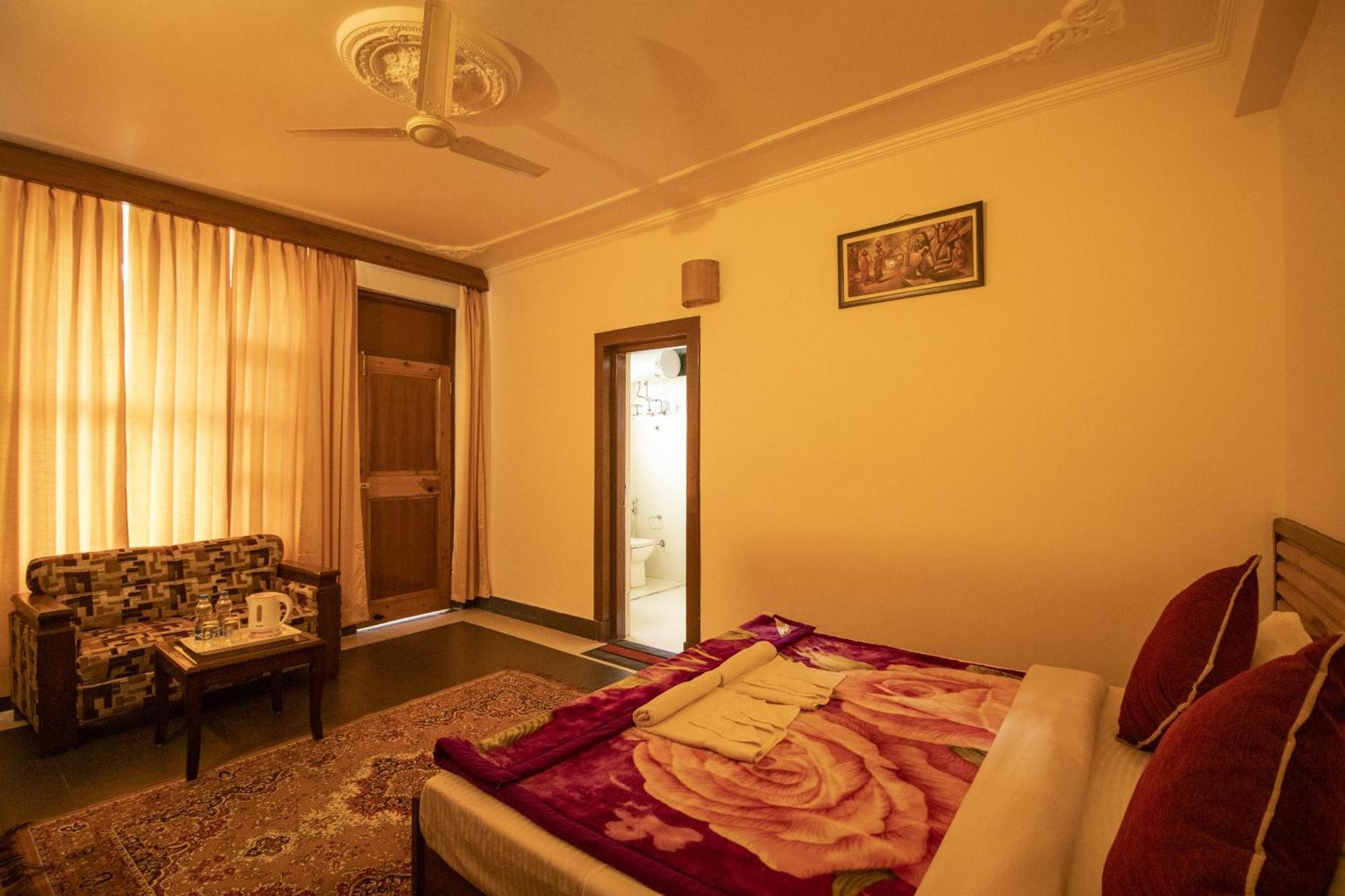 Wow Stayz2 Hotel The Lodge 다람샬라 외부 사진