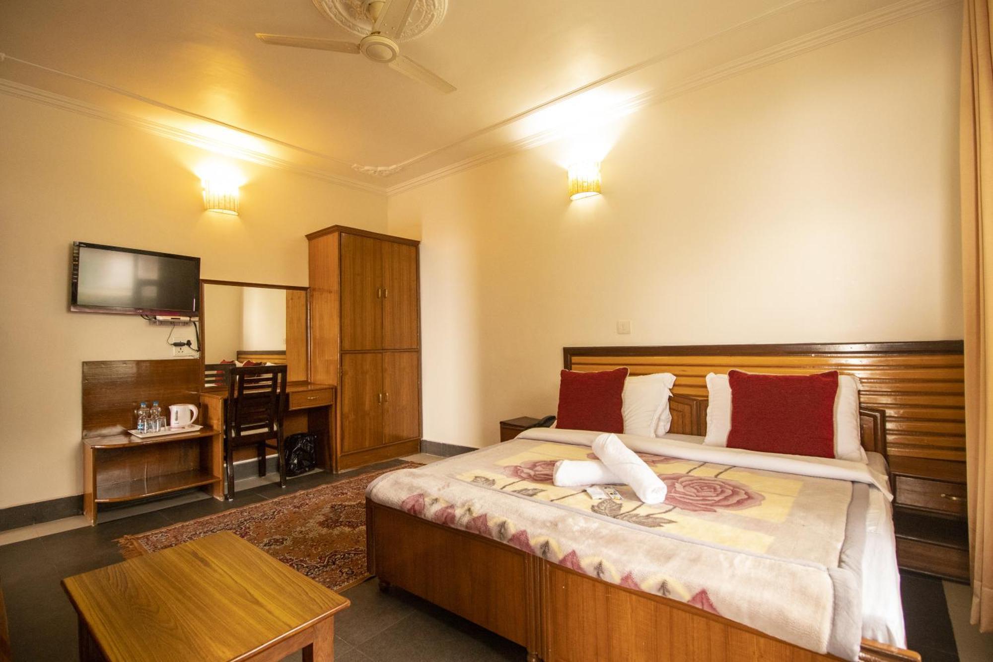 Wow Stayz2 Hotel The Lodge 다람샬라 외부 사진