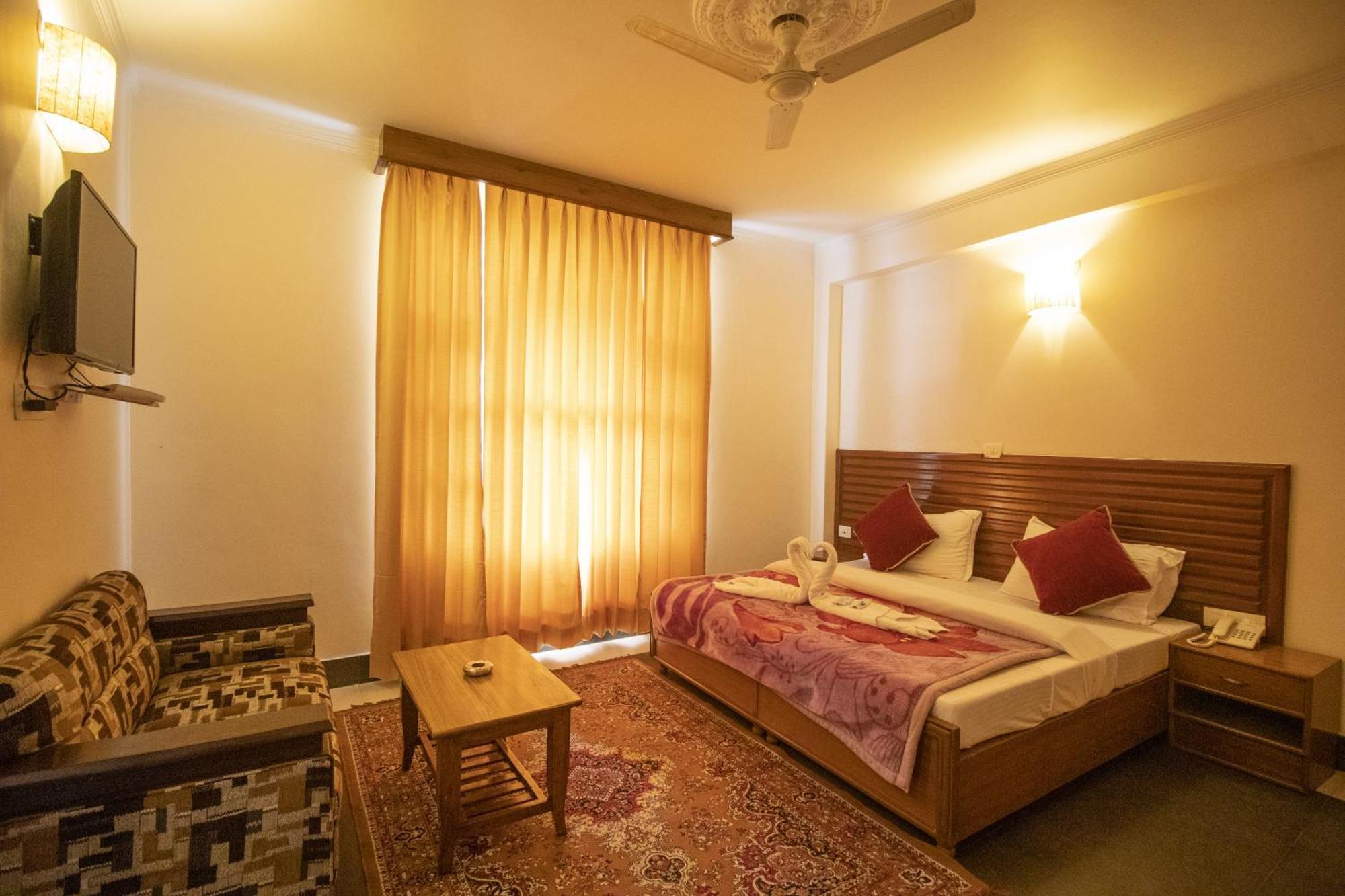 Wow Stayz2 Hotel The Lodge 다람샬라 외부 사진